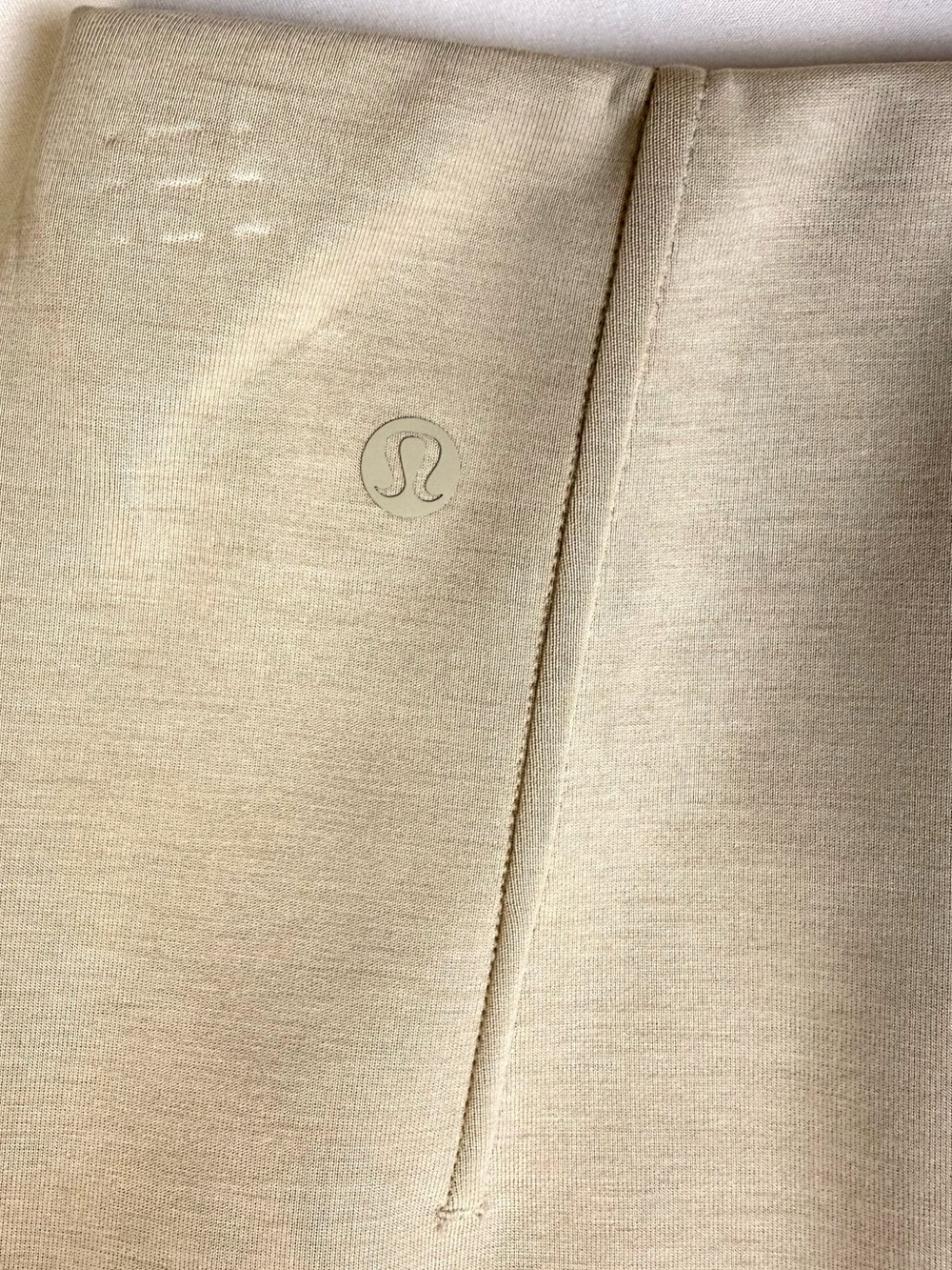 Lululemon Beige High Rise Midi Pencil Skirt Career Travel Stretch Size 4 - Picture 4 of 10